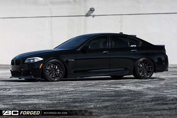 Фото дисков BC Forged HCS04 Глянцевый темный лак на BMW 5/M5 (F10)