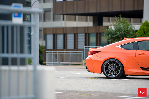 Фото дисков Vossen CVT Глянцевый графит на Lexus RC