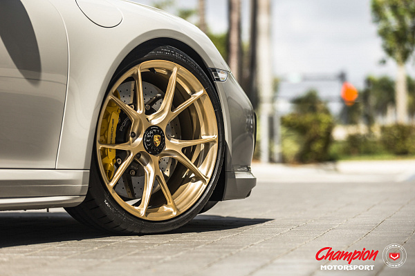 Фото дисков Vossen RS74 Глянцевое золото на Porsche 911 VII