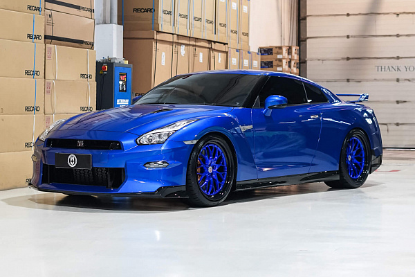 Фото дисков HRE 520 Синий глянец на Nissan GT-R