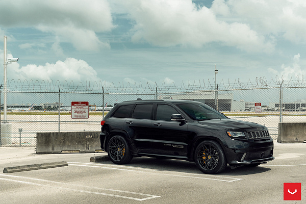 Фото дисков Vossen HF-7 Черный глянец на Jeep Grand Cherokee IV