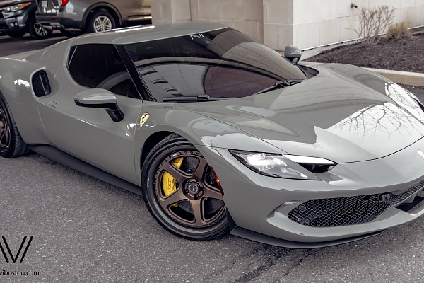 Фото дисков Brixton Forged TR05 Сатиновая бронза на Ferrari 296