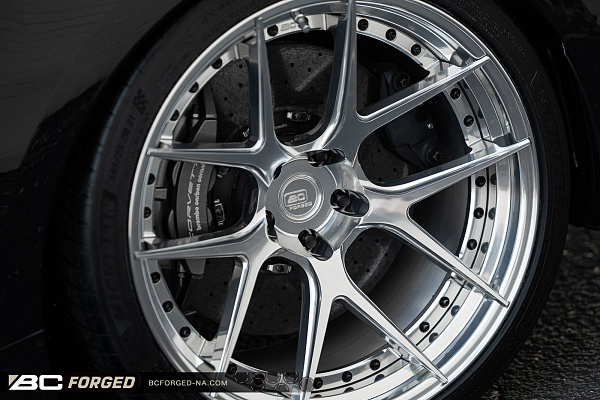 Фото дисков BC Forged HCS02 Полированный лак на Chevrolet Corvette C8
