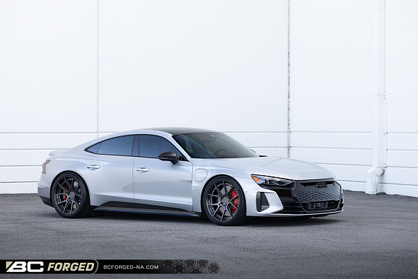 Фото дисков BC Forged HCA165 Матовый графит на Audi E-tron GT