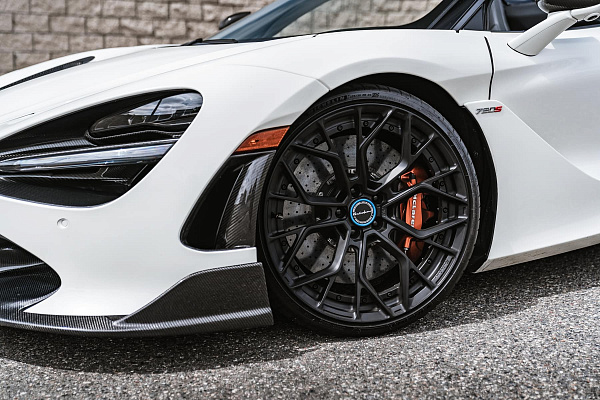 Фото дисков Brixton Forged PF10 Черный сатин на McLaren 720S