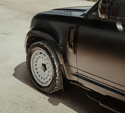 Фото дисков Black Rhino AWOL на Land Rover Defender II