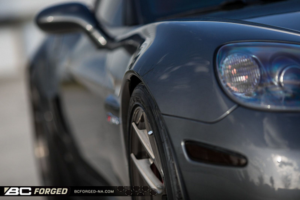 Фото дисков BC Forged HCS02 Глянцевый темный лак на Chevrolet Corvette C6