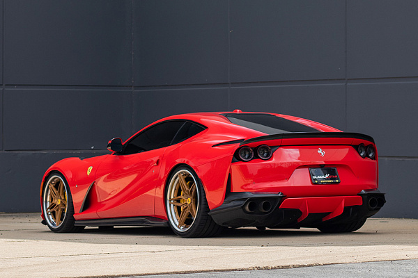 Фото дисков Brixton Forged VL2 Глянцевое темное золото на Ferrari 812