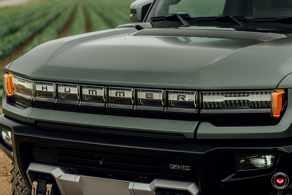 Фото дисков Vossen LC3-01 Черный глянец на GMC Hummer EV