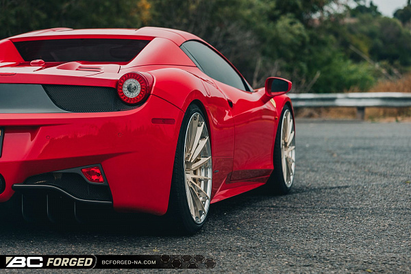 Фото дисков BC Forged HCA215 Глянцевая шампань на Ferrari 458