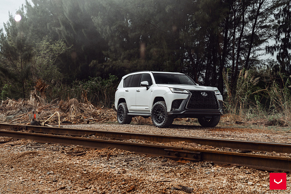 Фото дисков Vossen HFX-1 (6-Lug) Черный глянец на Lexus LX IV