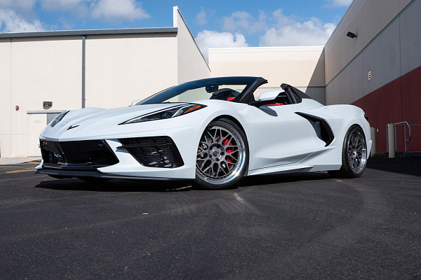 Фото дисков HRE 300 Сатиновый графит на Chevrolet Corvette C8