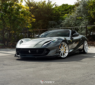 Фото дисков Anrky AN28 на Ferrari 812