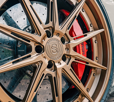 Фото дисков Strasse Wheels SV10-RS Deep Concave FS на Ferrari F12