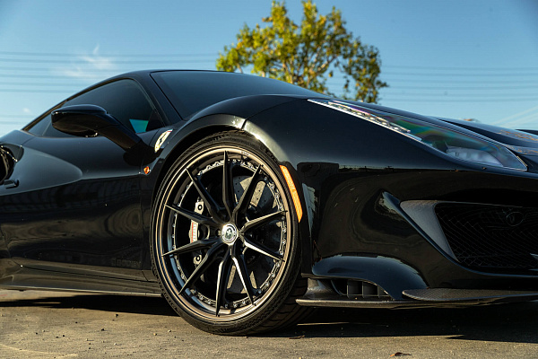 Фото дисков HRE S104SC Черный сатин на Ferrari 488
