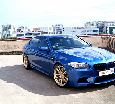 Фото дисков HRE P104 на BMW 5/M5 (F10)