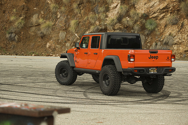 Фото дисков Black Rhino SAHARA Черный сатин на Jeep Gladiator II (JT)