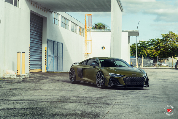Фото дисков Vossen S21-01 Глянцевый темный лак на Audi R8 (4S)