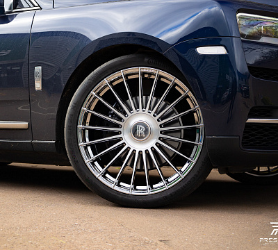 Фото дисков Vossen HF-8 на Rolls-Royce Cullinan