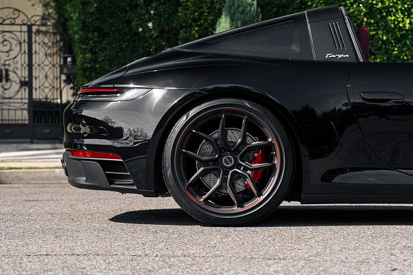 Фото дисков Brixton Forged CM5-RS Черный матовый на Porsche 911 VIII