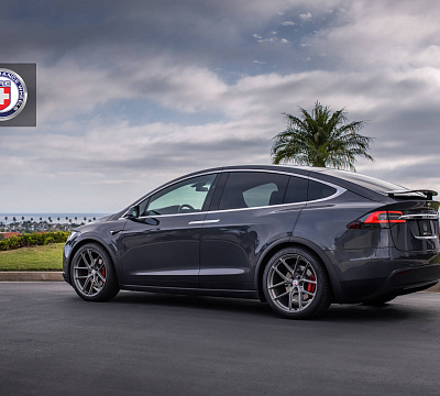Фото дисков HRE P101SC на Tesla Model X