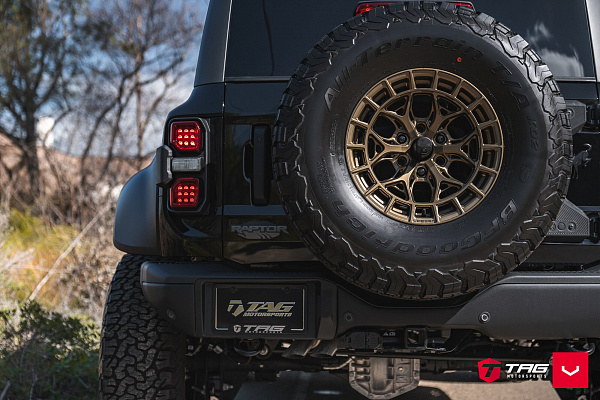 Фото дисков Vossen HFX-1 (6-Lug) Сатиновая бронза на Ford Bronco