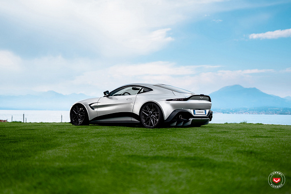 Фото дисков Vossen EVO-5 Глянцевый темный лак на Aston Martin Vantage 4