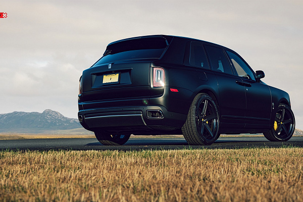 Фото дисков Anrky AN35 Черный сатин на Rolls-Royce Cullinan