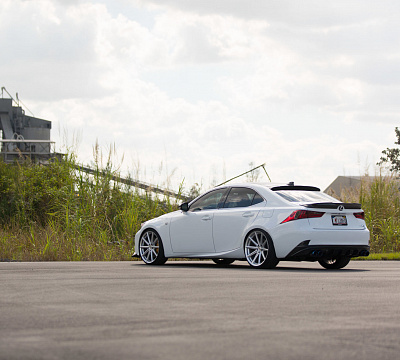 Фото дисков Vossen VFS-10 на Lexus IS II
