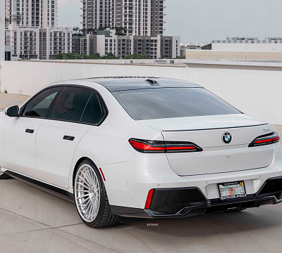 Фото дисков Strasse Wheels SV20 Deep Concave FS на BMW 7 (G70)