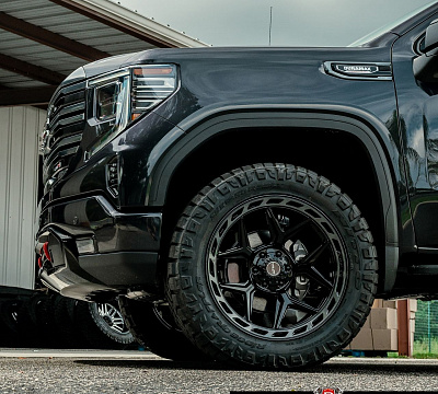 Фото дисков 4PLAY 4P55 на GMC Sierra IV