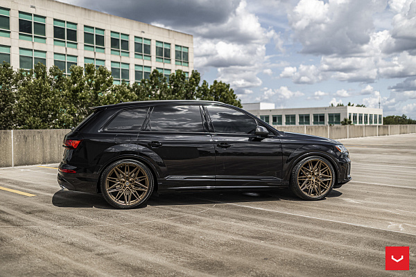 Фото дисков Vossen HF-7 Глянцевая бронза на Audi Q7 (4M)