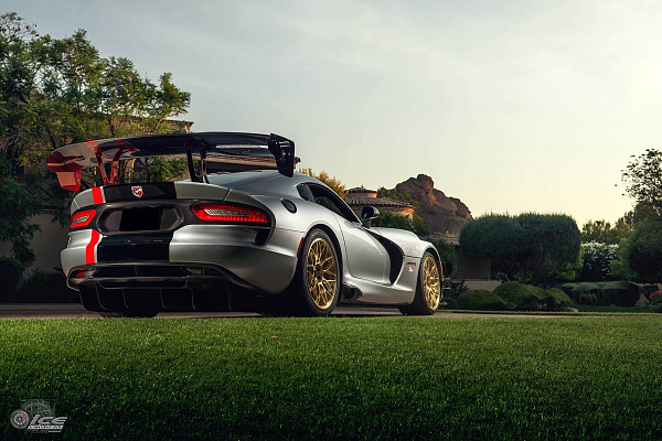 Фото дисков HRE RC100 Глянцевое золото на Dodge Viper