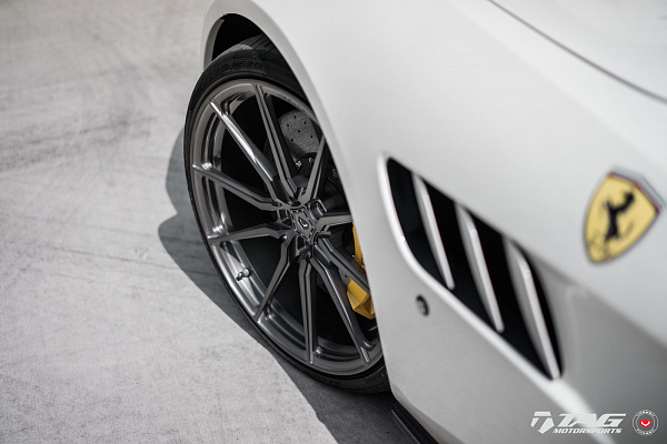 Фото дисков Vossen M-X2 Сатиновый темный лак на Ferrari GTC4Lusso