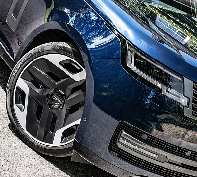 Фото дисков Kahn Type 33 RS на Range Rover V