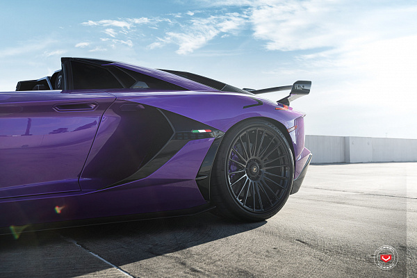 Фото дисков Vossen S17-04 Черный глянец на Lamborghini Aventador