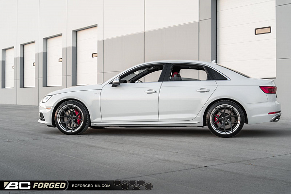 Фото дисков BC Forged HCS21 Глянцевый темный лак на Audi A/S/RS 4 (B9)