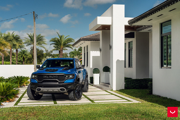 Фото дисков Vossen HF6-5 Черный сатин на Ram 1500 V