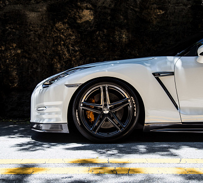 Фото дисков Vossen VFS-5 на Nissan GT-R