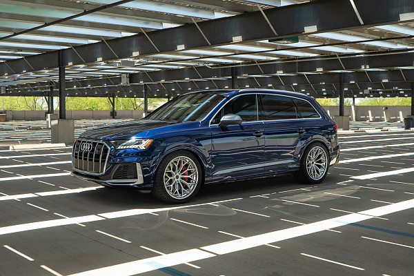Фото дисков Brixton Forged CM6-R Полированный лак на Audi Q7 (4M)