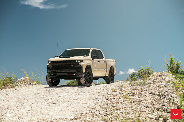 Фото дисков Vossen HF6-4 Черный сатин на Chevrolet Silverado IV