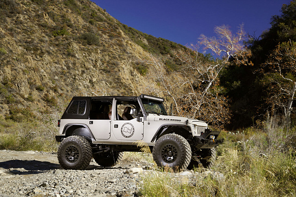 Фото дисков Black Rhino YORK Черный сатин на Jeep Wrangler III (JK)