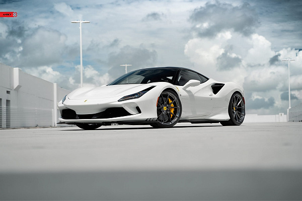 Фото дисков Anrky AN12 Глянцевый темный лак на Ferrari F8
