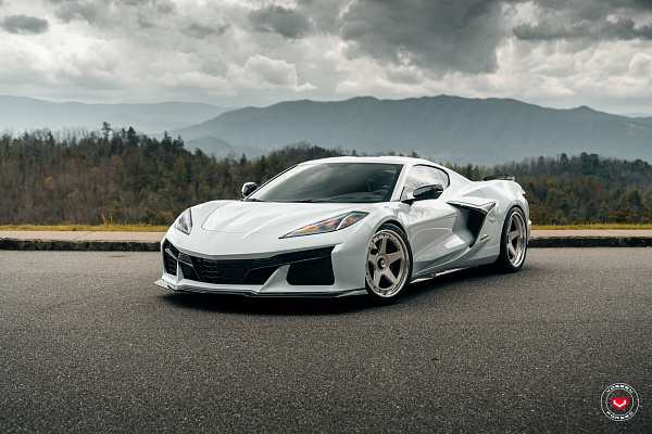 Фото дисков Vossen GEN-01 (3-Piece) Сатиновый лак на Chevrolet Corvette C8