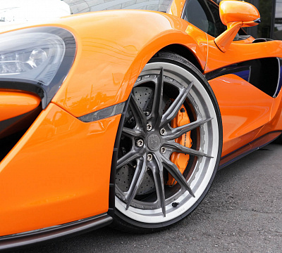 Фото дисков HRE S104SC на McLaren 570S