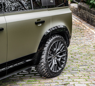 Фото дисков Kahn RS 3.0 на Land Rover Defender II