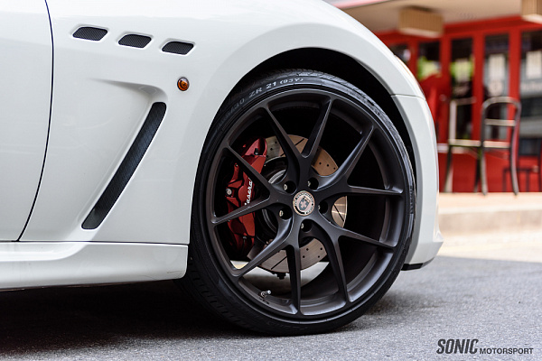Фото дисков HRE P101 Черный сатин на Maserati GranTurismo I
