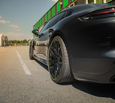 Фото дисков Vossen HF-2 на Porsche Panamera II