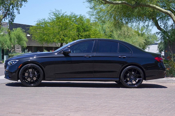 Фото дисков Giovanna Haleb Черный глянец на Mercedes-Benz E-Class (W213, S213, C238)