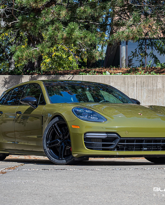 Фото дисков HF-1 Черный глянец на Porsche Panamera II